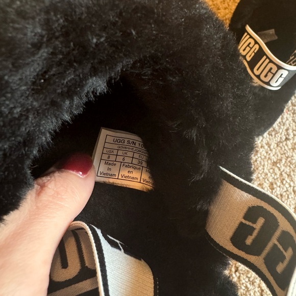 Ugg Slippers - Picture 3 of 4